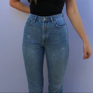 BDG Mom fit jeans size W27 💙